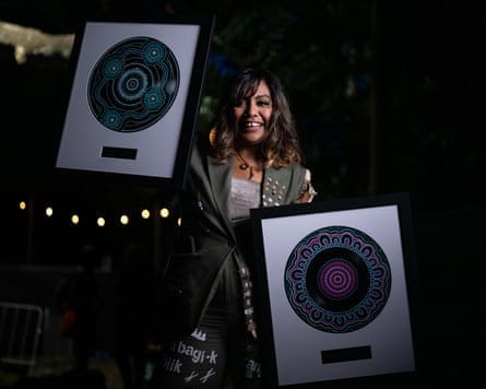 Additional article image