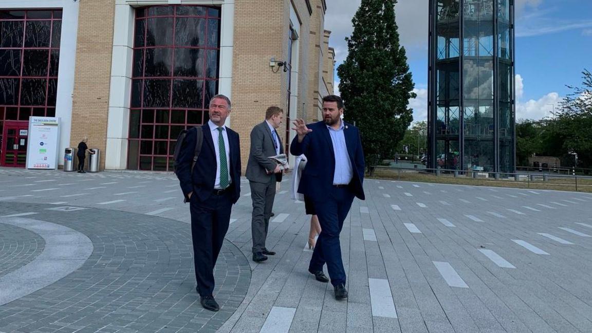 Additional article image