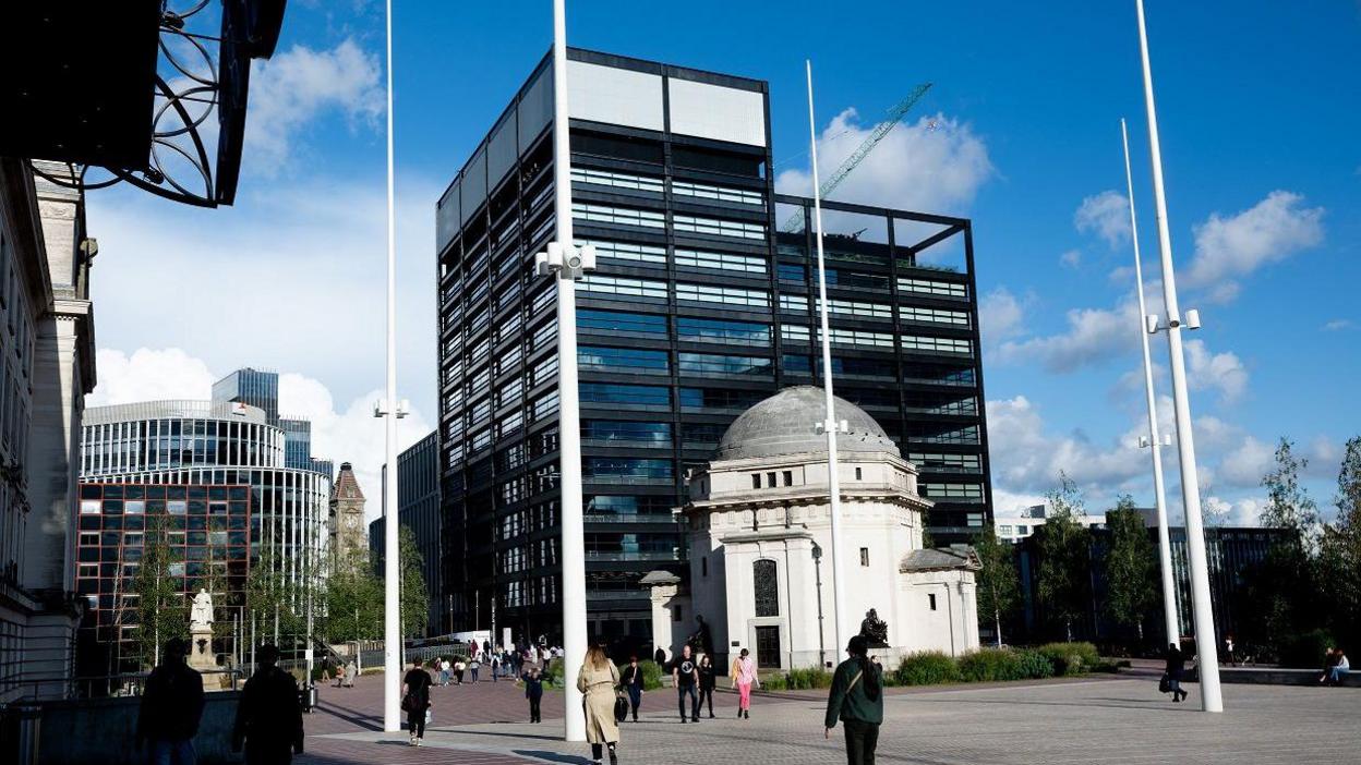 Additional article image