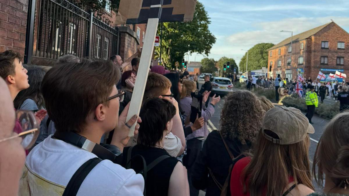 Additional article image