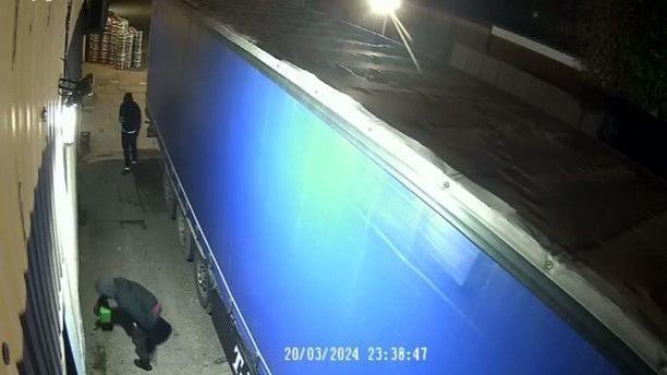 Additional article image