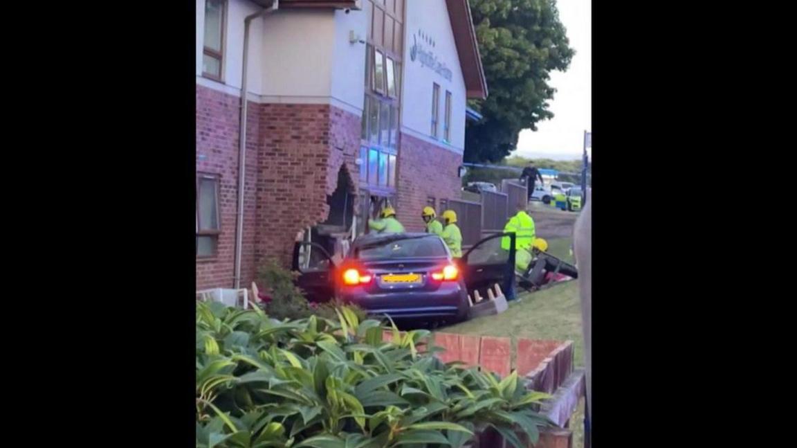 Additional article image