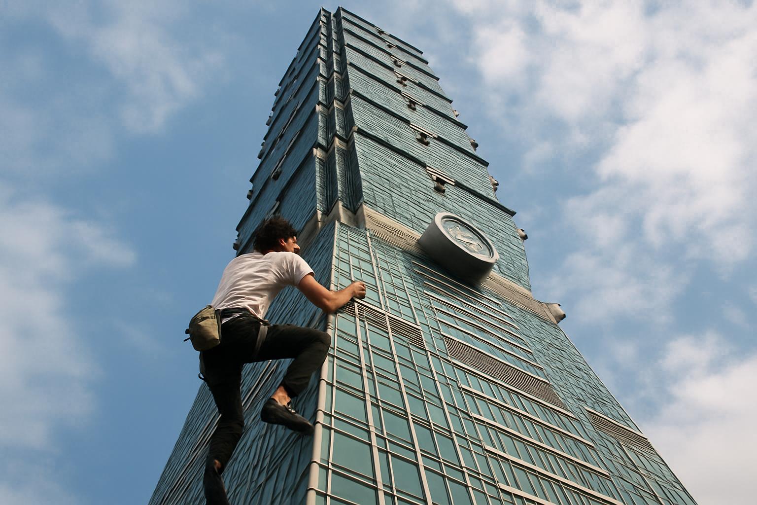 Alex Honnold's Daring Free Solo Climb of Taipei 101 Captivates Global Audience